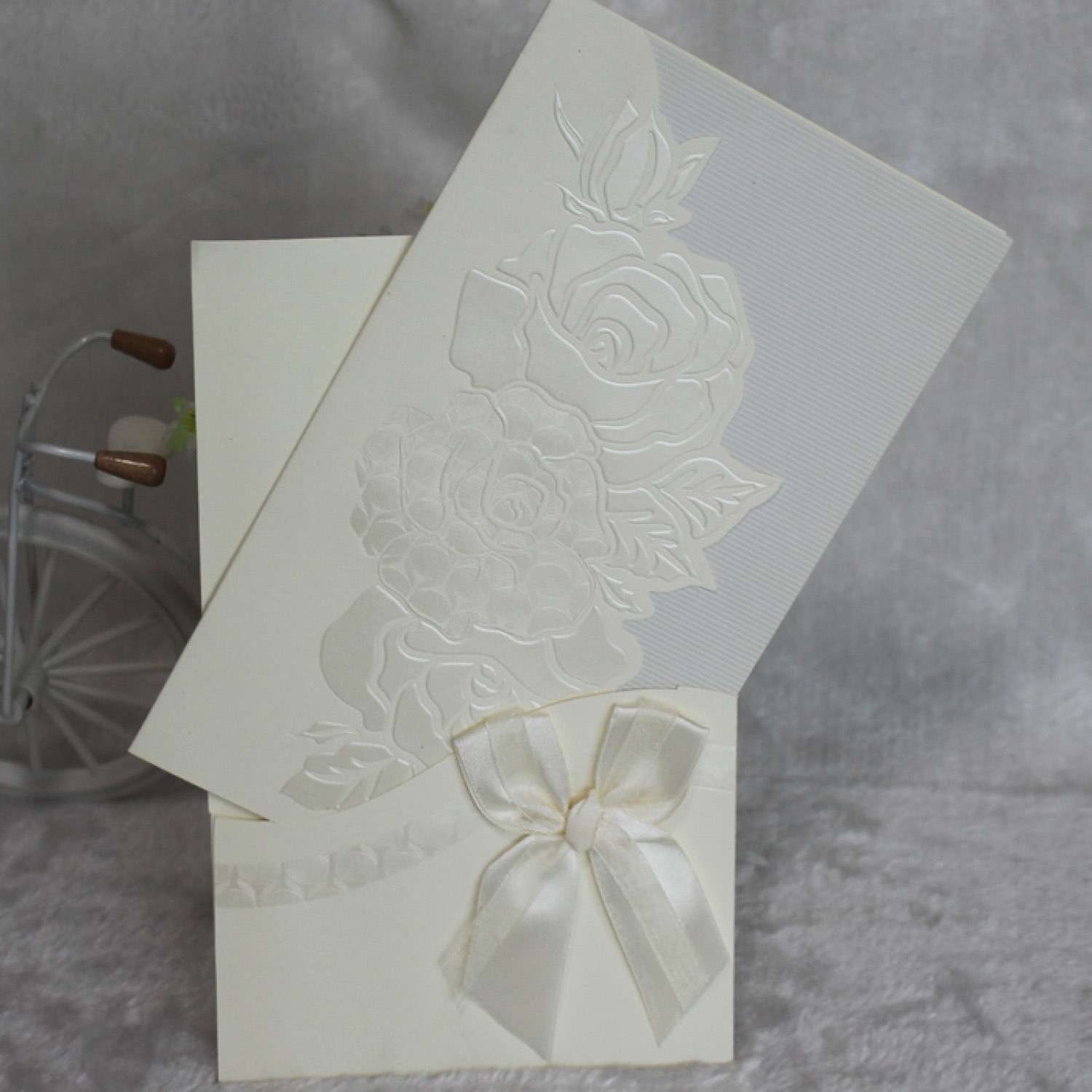Rose Embossing Invitation Wedding Card Customized Elegant Invitation 